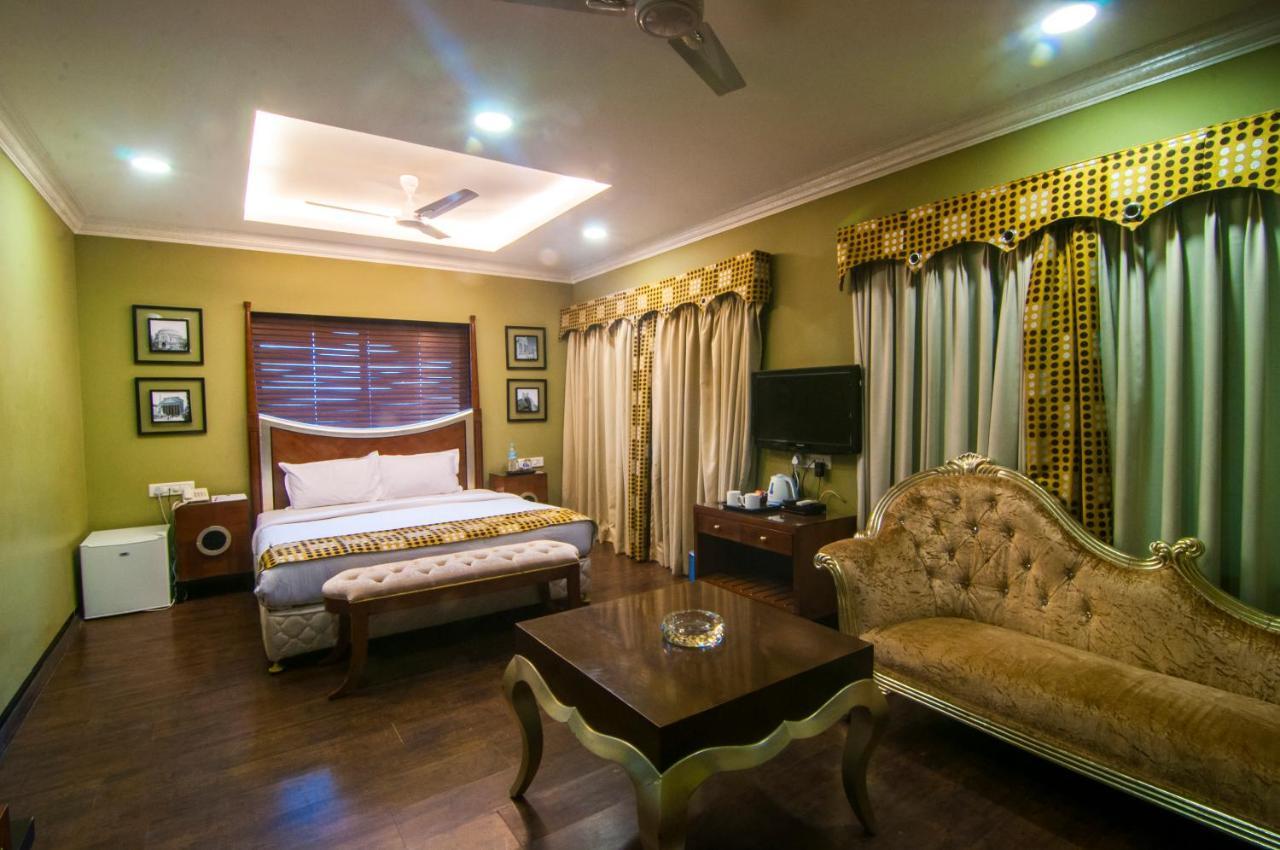 Jalsa Hotel & Banquets,Indore Esterno foto