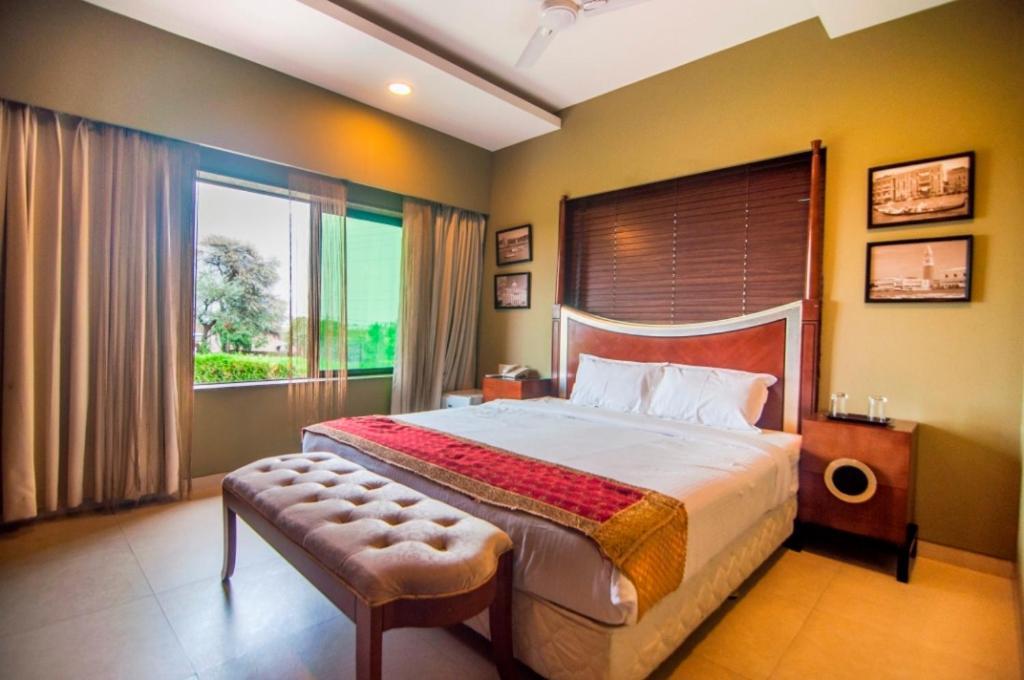 Jalsa Hotel & Banquets,Indore Esterno foto