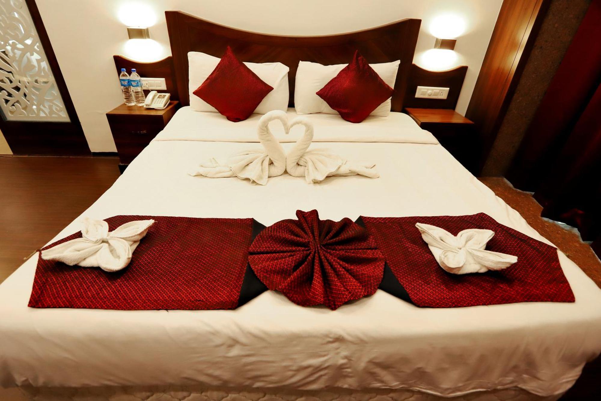 Jalsa Hotel & Banquets,Indore Esterno foto