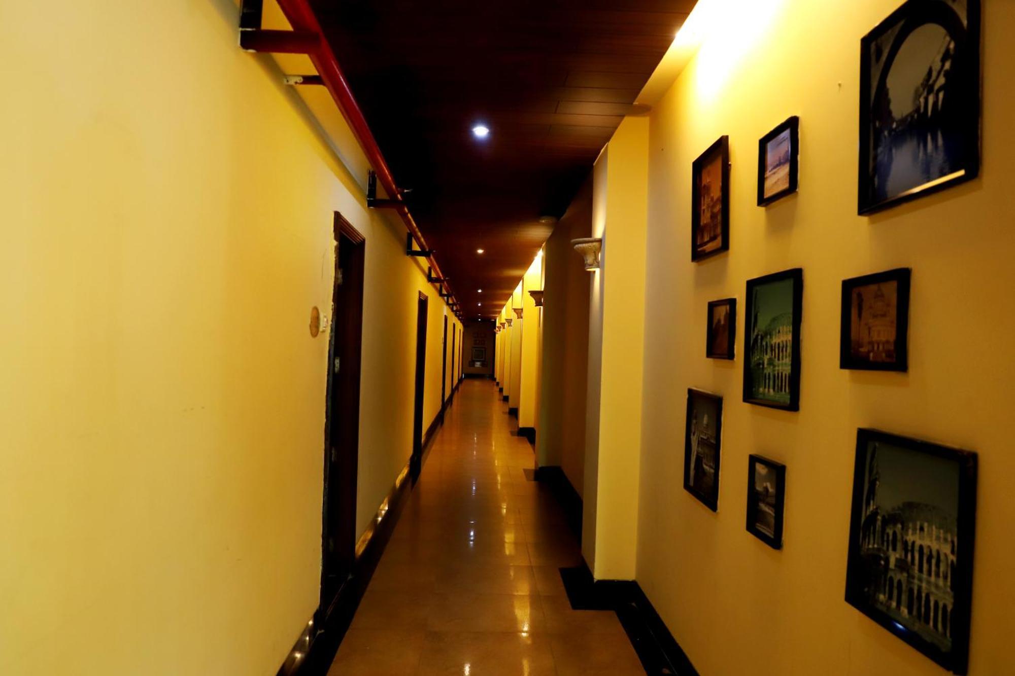 Jalsa Hotel & Banquets,Indore Esterno foto