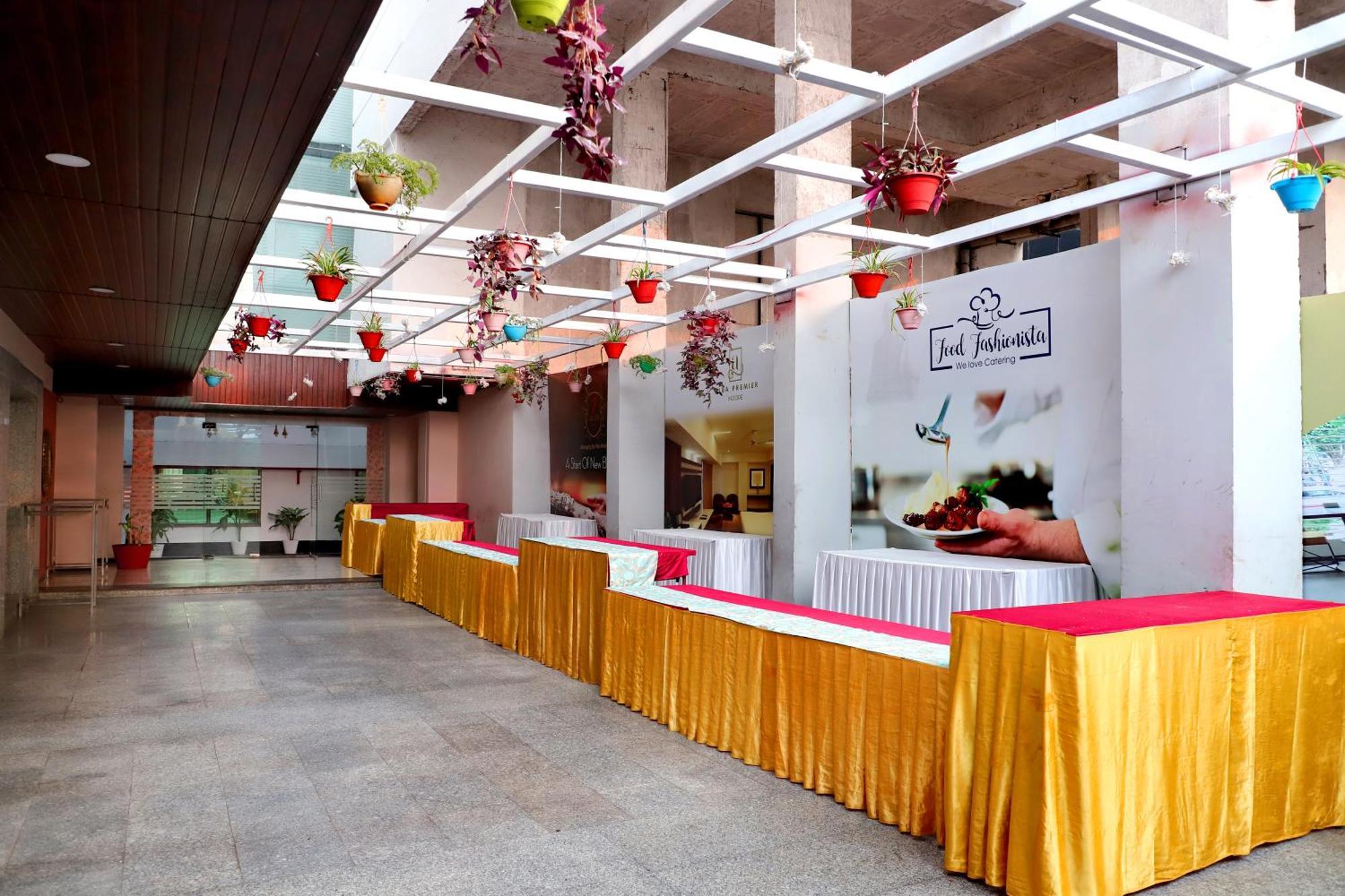 Jalsa Hotel & Banquets,Indore Esterno foto