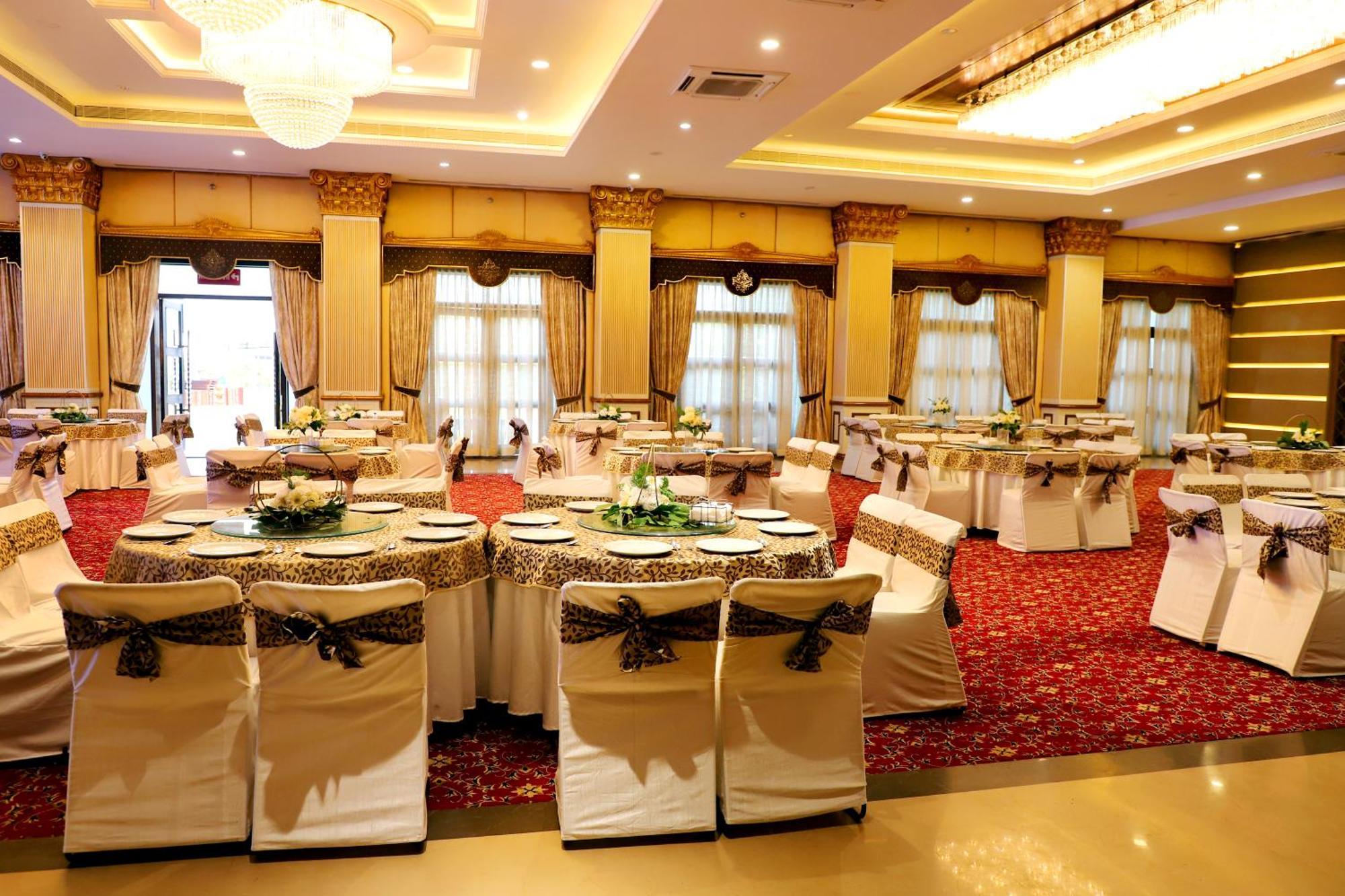 Jalsa Hotel & Banquets,Indore Esterno foto